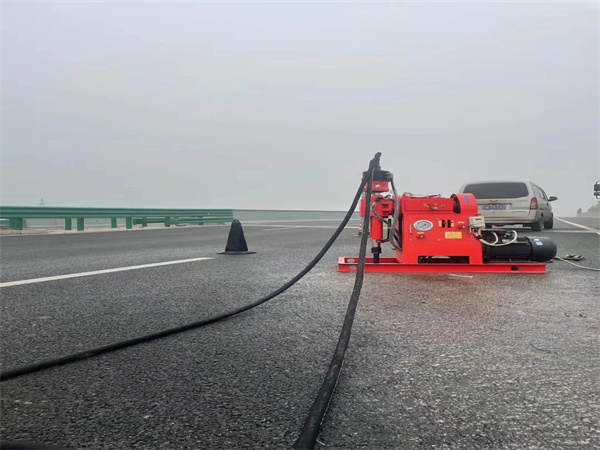 江达马路路基路面开裂下沉注浆加固灌浆